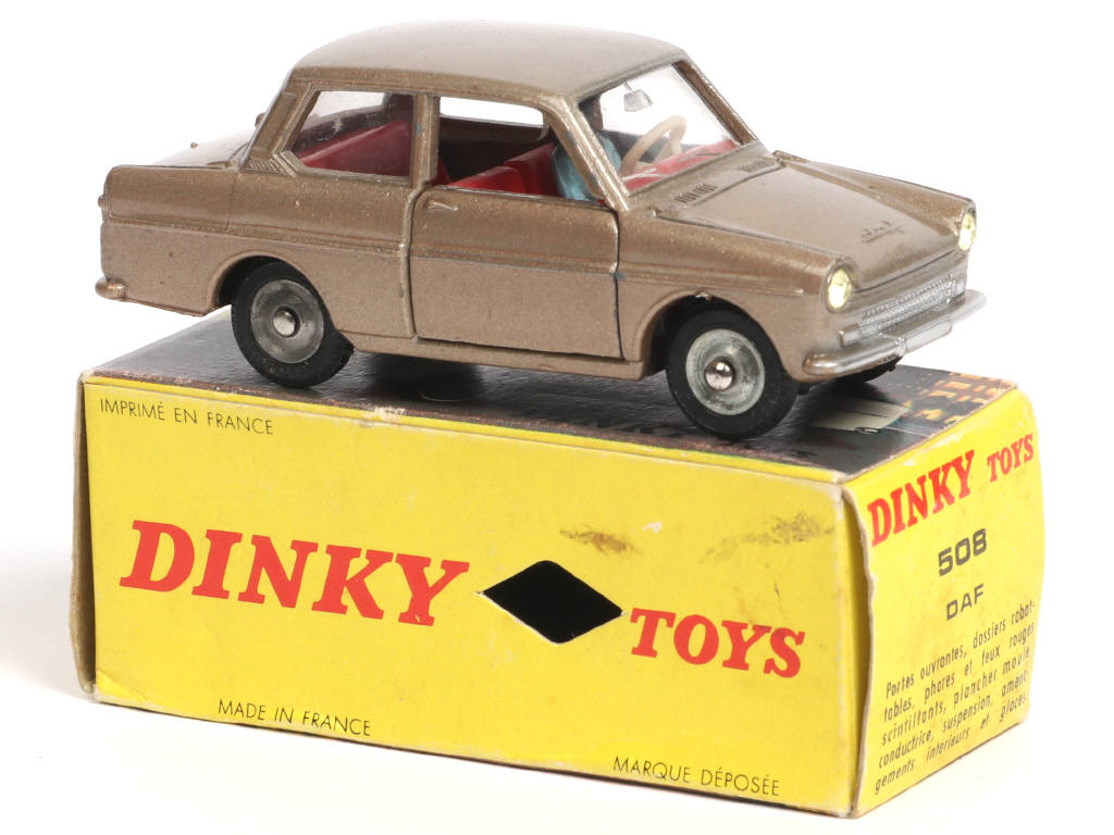 Lot 261 - DINKY TOYS (FRANCE) (1)