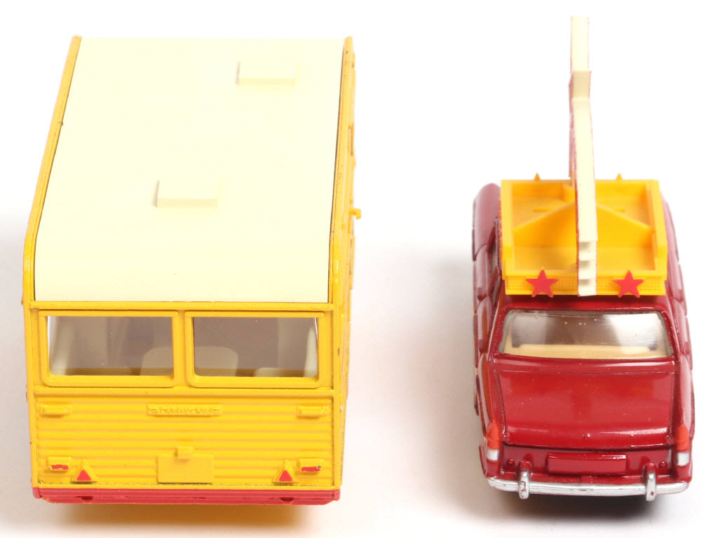 Lot 354 - DINKY TOYS (FRANCE) (1)