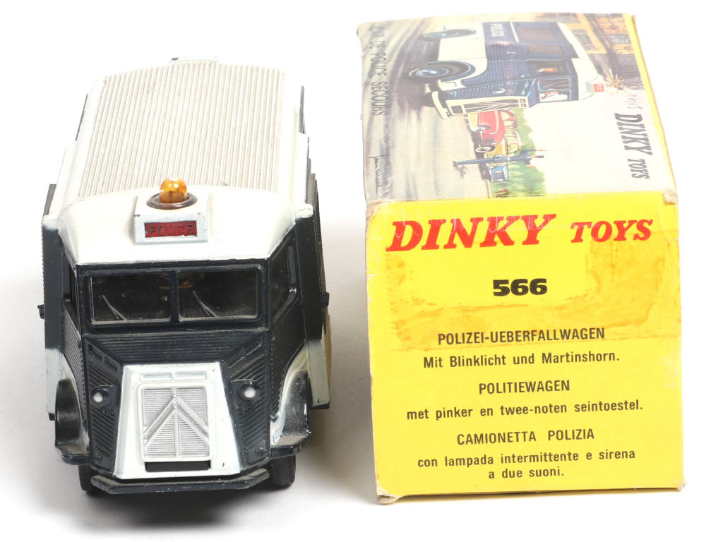 Lot 330 - DINKY TOYS (FRANCE) (1)