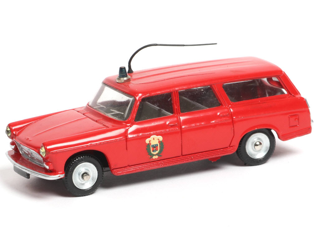 Lot 179 - DINKY TOYS (FRANCE) (1)