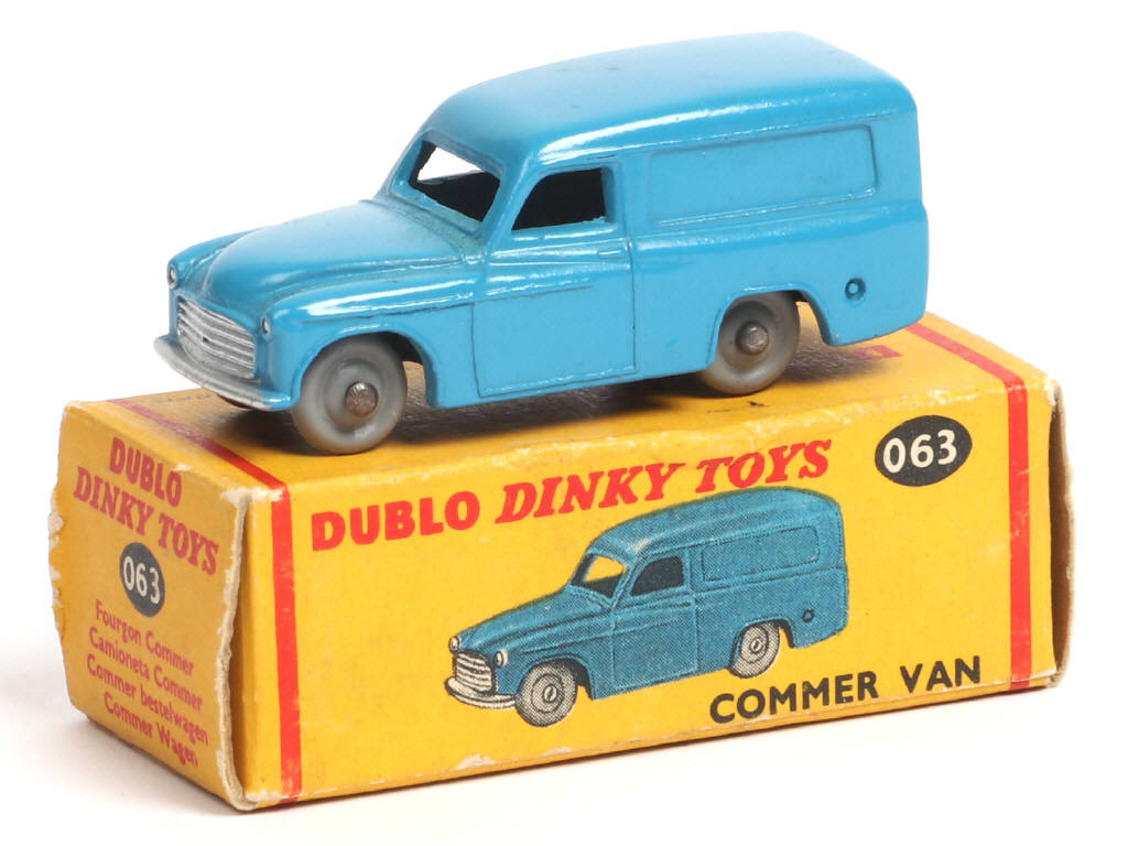 Lot 372 - DINKY TOYS (GB) (1)
