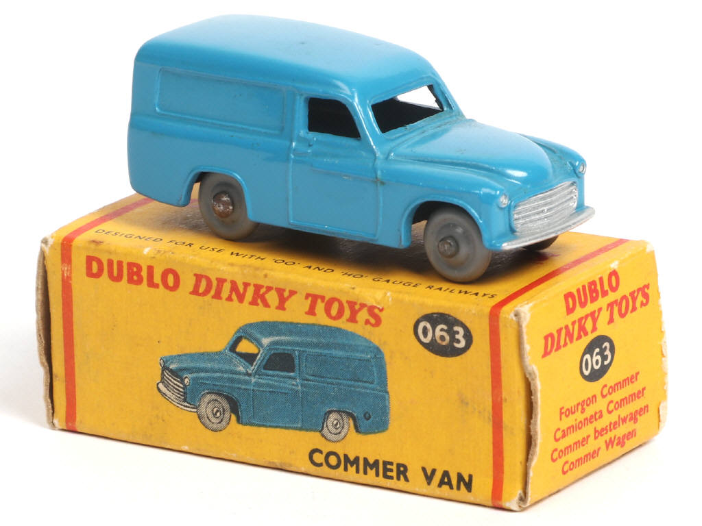 Lot 372 - DINKY TOYS (GB) (1)