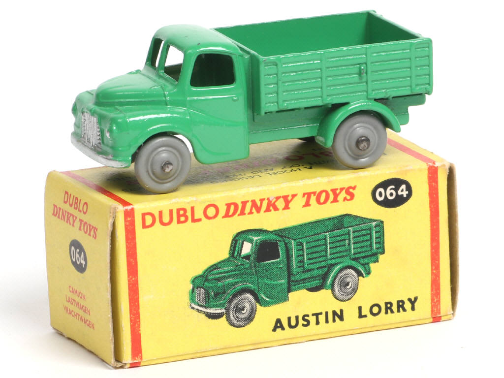 Lot 376 - DINKY TOYS (GB) (1)