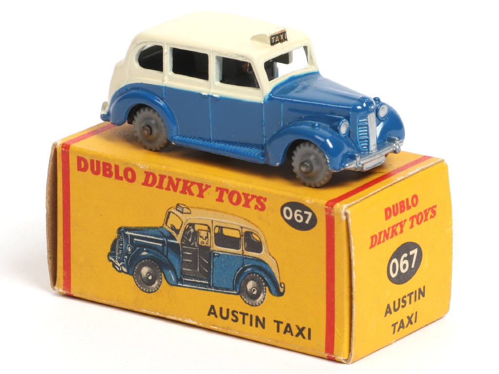 Lot 371 - DINKY TOYS (GB) (1)
