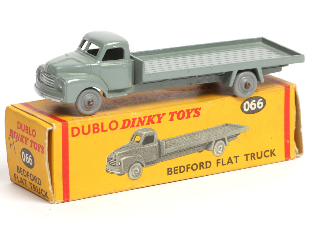 Lot 378 - DINKY TOYS (GB) (1)