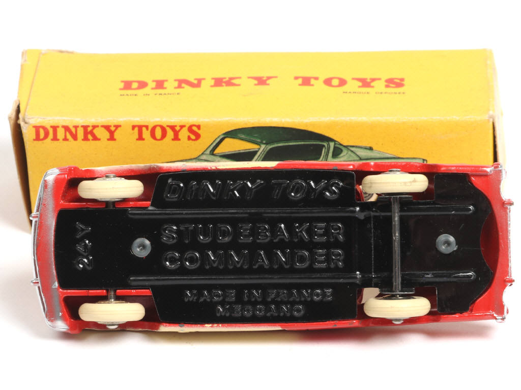 Lot 206 - DINKY TOYS (FRANCE) (1)