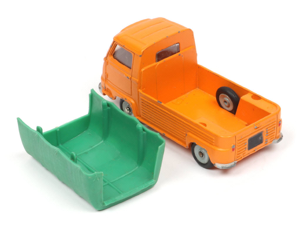 Lot 201 - DINKY TOYS (FRANCE) (1)