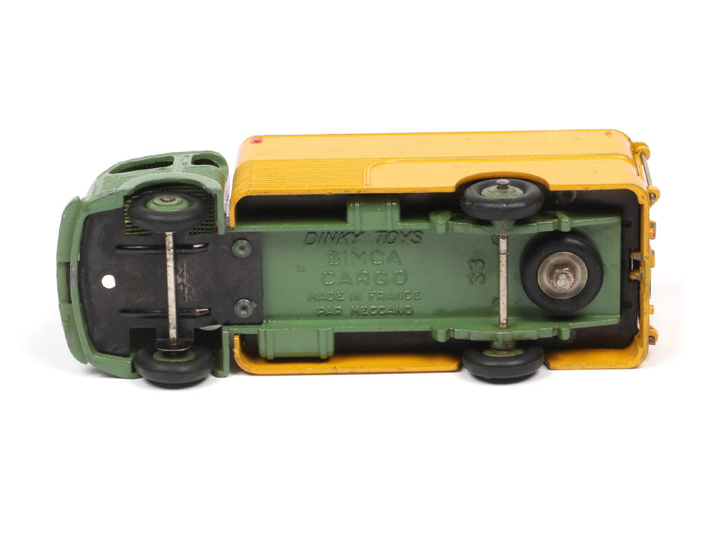 Lot 196 - DINKY TOYS (FRANCE) (1)