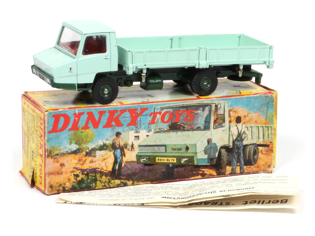 Lot 219 - DINKY TOYS (FRANCE) (1)