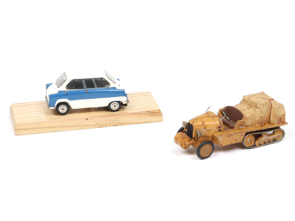 Lot 60 - DIVERS (2)
