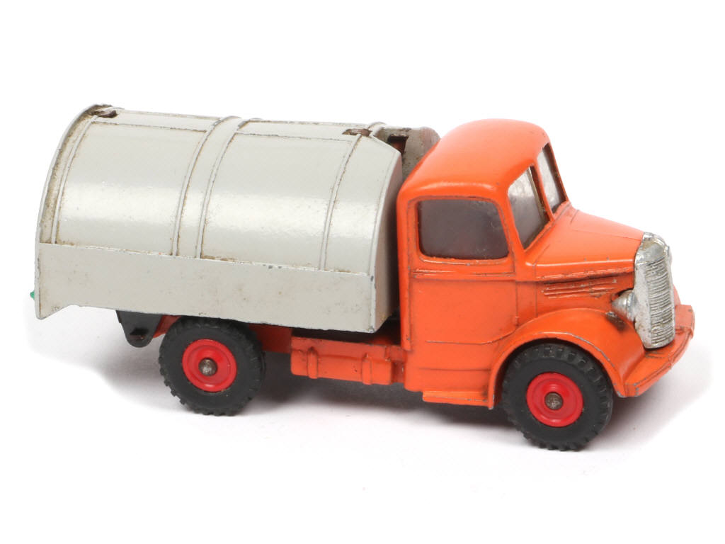 Lot 208 - DINKY TOYS (GB) (1)