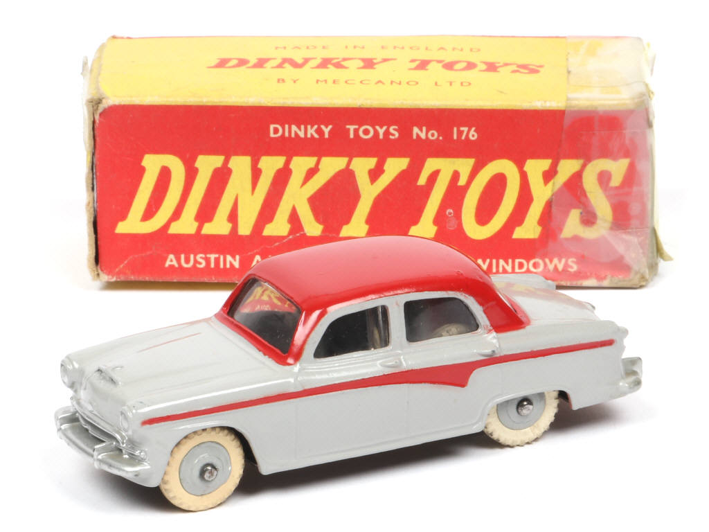 Lot 204 - DINKY TOYS (GB) (1)