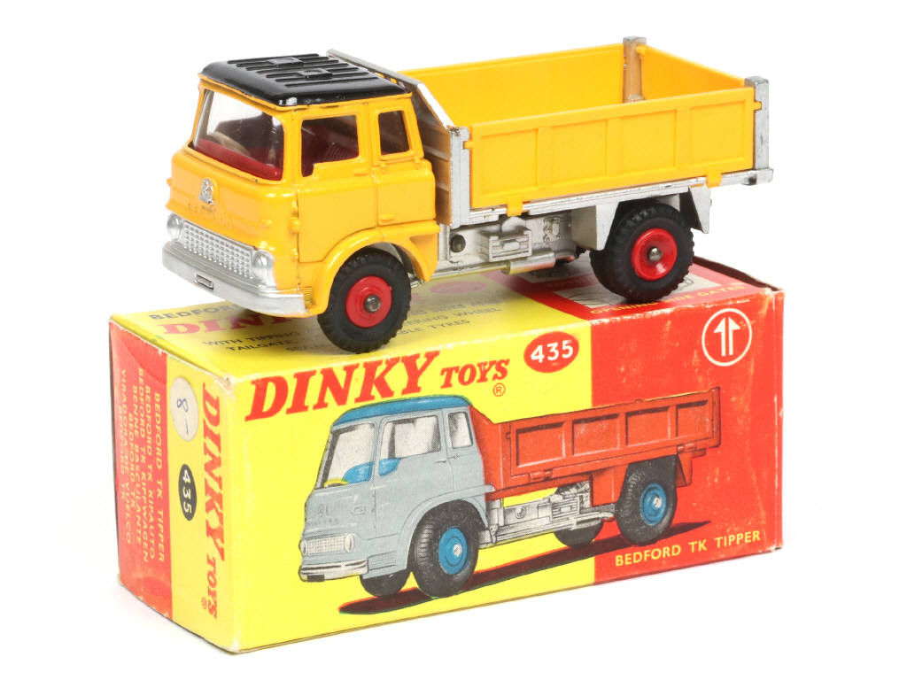 Lot 215 - DINKY TOYS (GB) (1)
