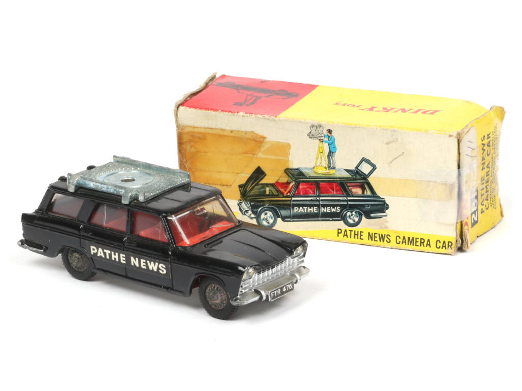 Lot 211 - DINKY TOYS (GB) (1)
