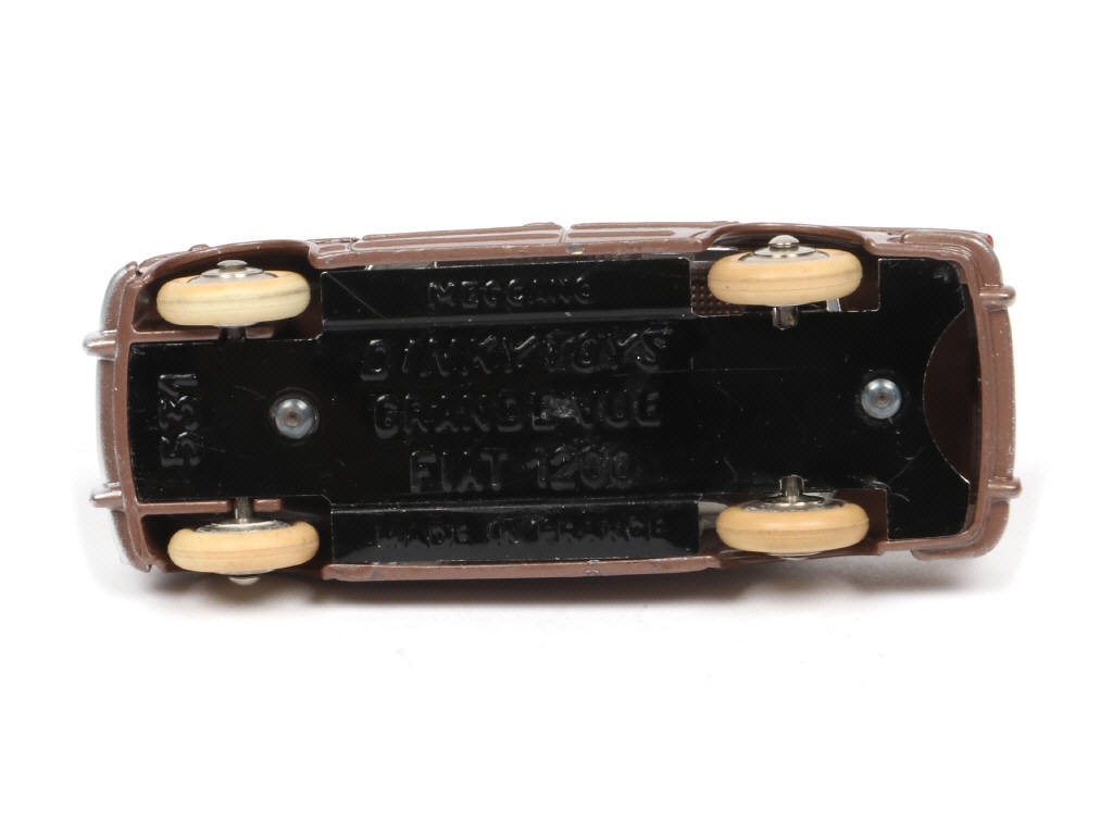 Lot 264 - DINKY TOYS (FRANCE) (1)