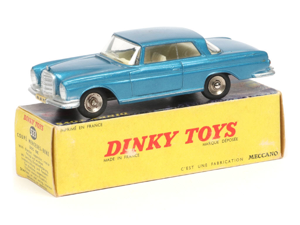 Lot 267 - DINKY TOYS (FRANCE) (1)