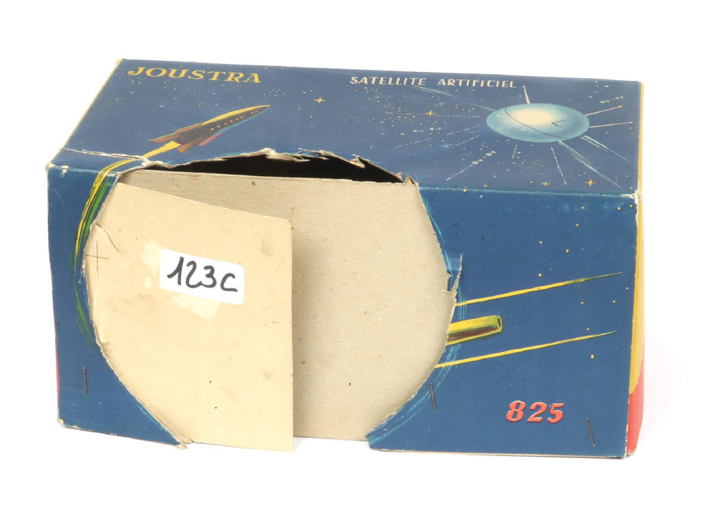 Lot 40 - DIVERS (3)