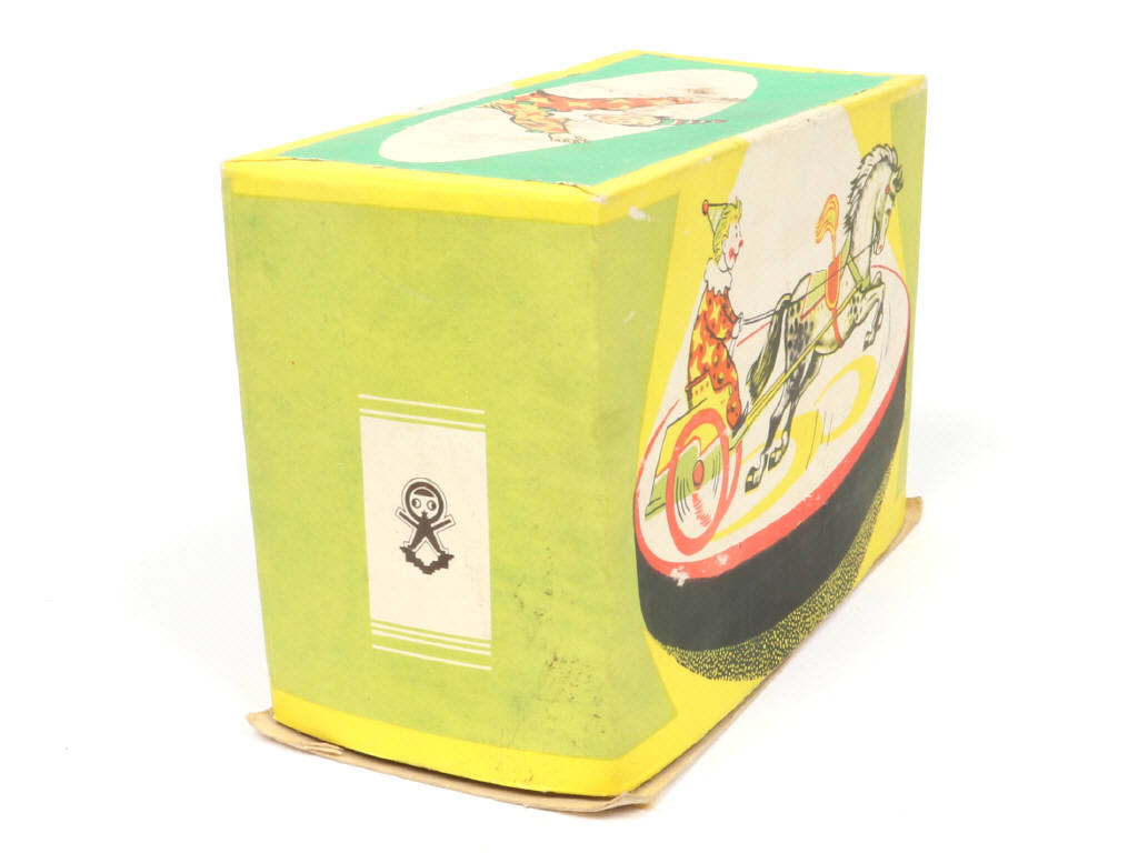 Lot 41 - DIVERS (5)