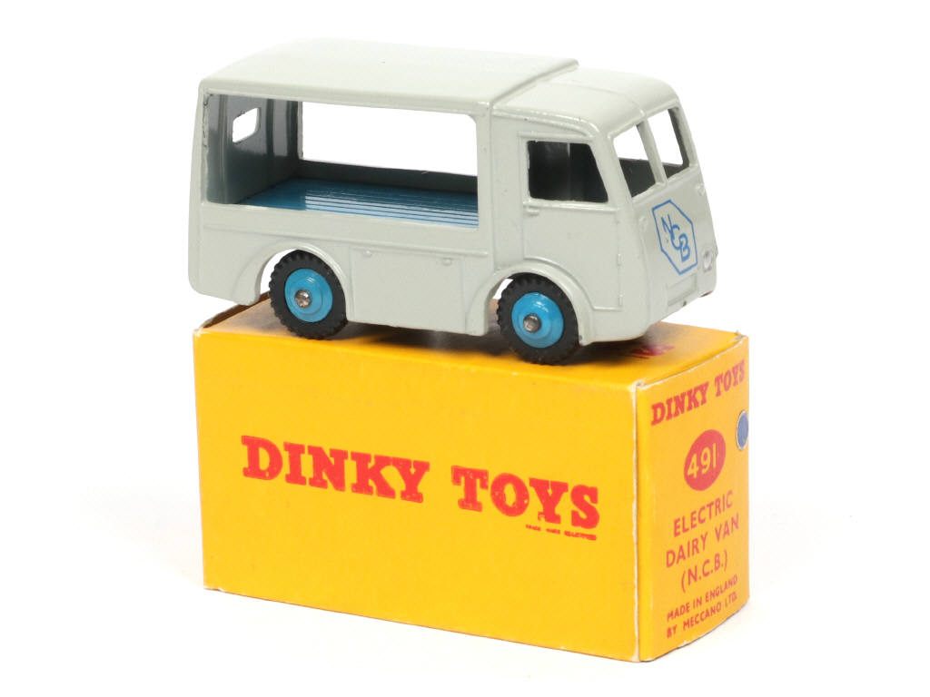 Lot 134 - DINKY TOYS (GB) (1)