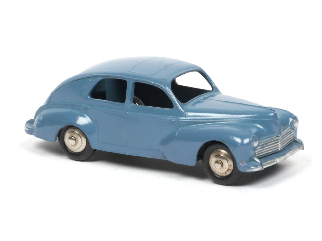 Lot 237 - DINKY TOYS (FRANCE) (1)