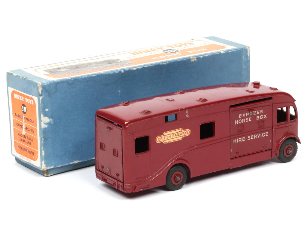 Lot 221 - DINKY TOYS (GB) (1)