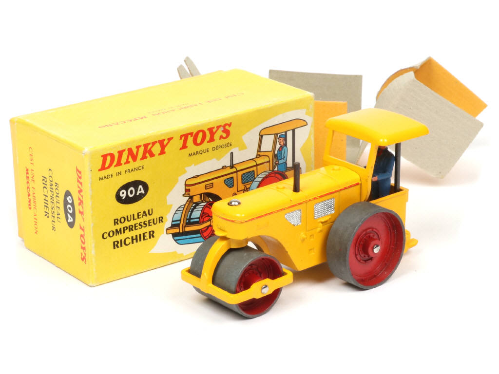 Lot 321 - DINKY TOYS (FRANCE) (1)