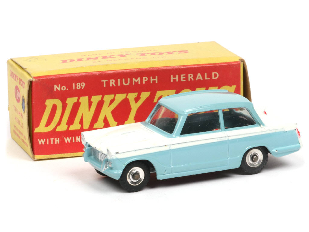Lot 206 - DINKY TOYS (GB) (1)