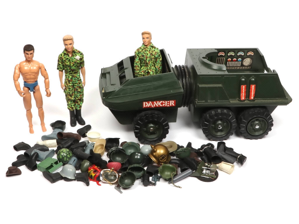 Lot 182 - DIVERS (5)