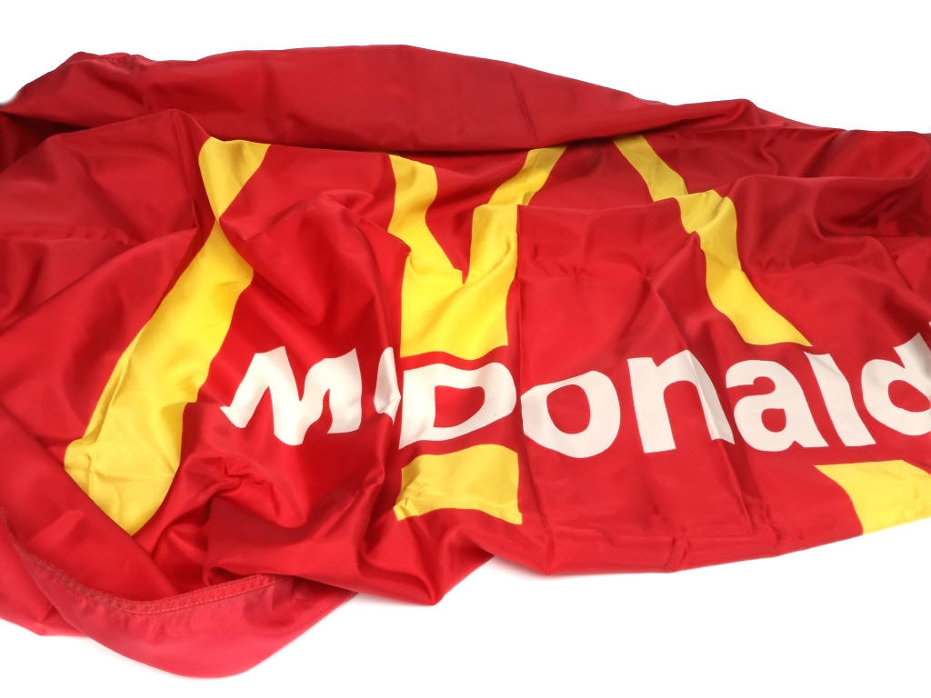 Lot 151 - MAC DONALD (USA) (1)