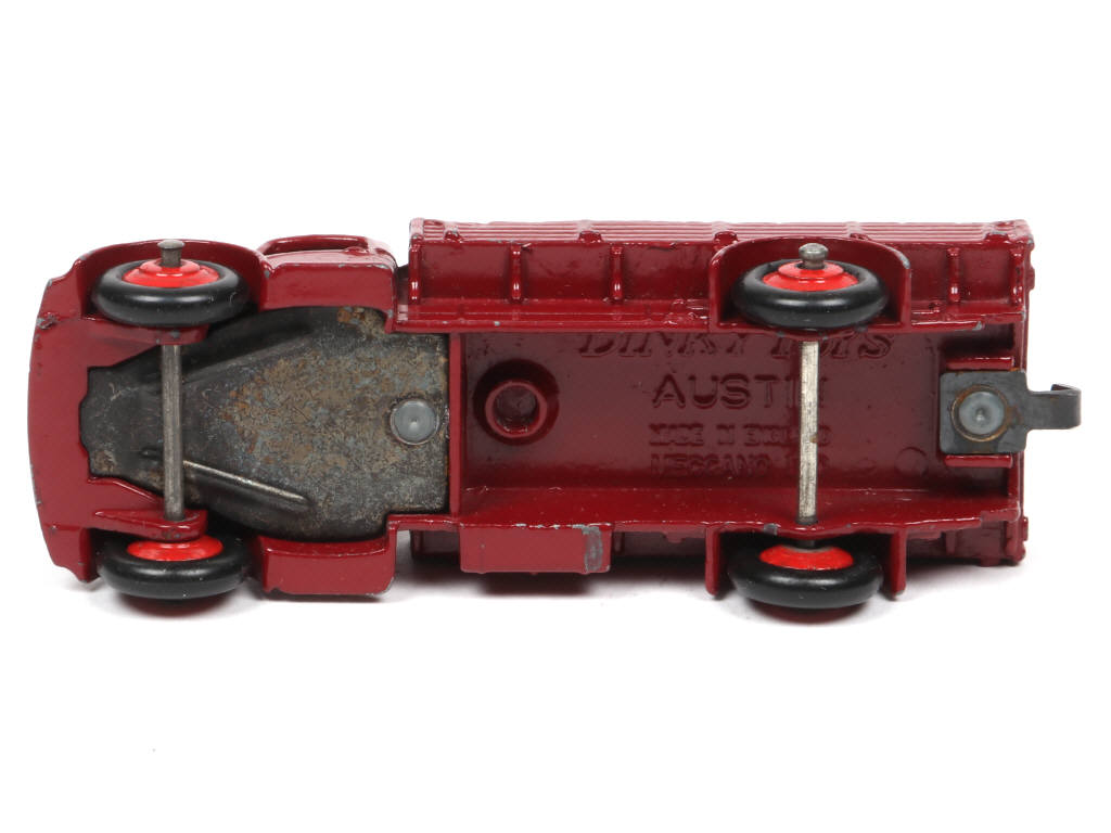 Lot 303 - DINKY TOYS (GB) (1)