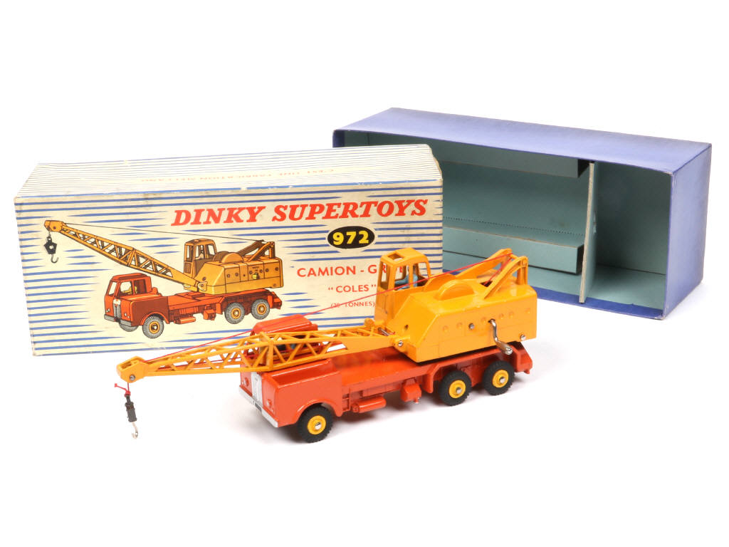 Lot 221 - DINKY TOYS (FRANCE) (1)