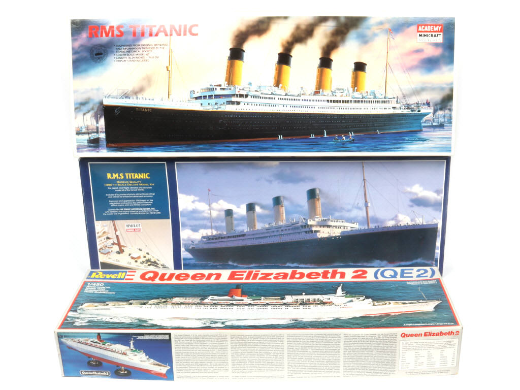 Lot 60 - DIVERS (3)