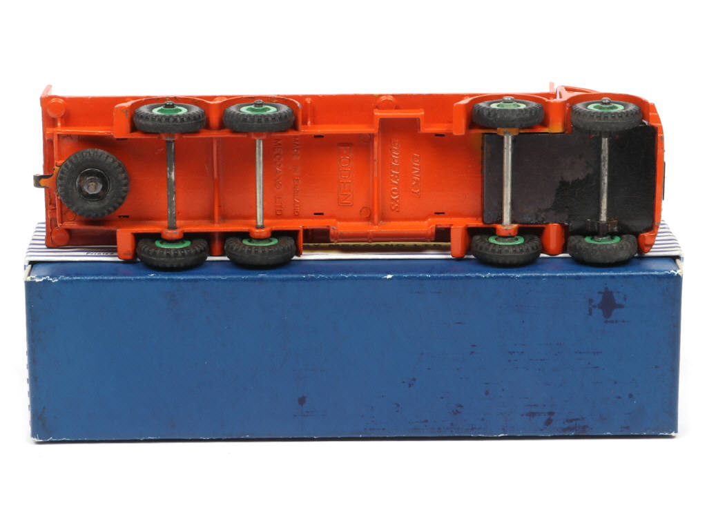 Lot 165 - DINKY TOYS (GB) (1)