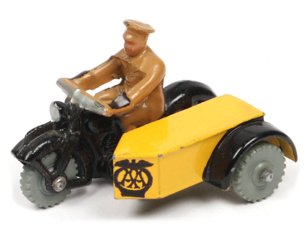 Lot 158 - DINKY TOYS (GB) (1)