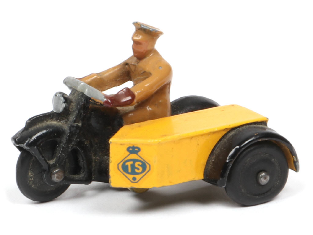 Lot 159 - DINKY TOYS (GB) (1)
