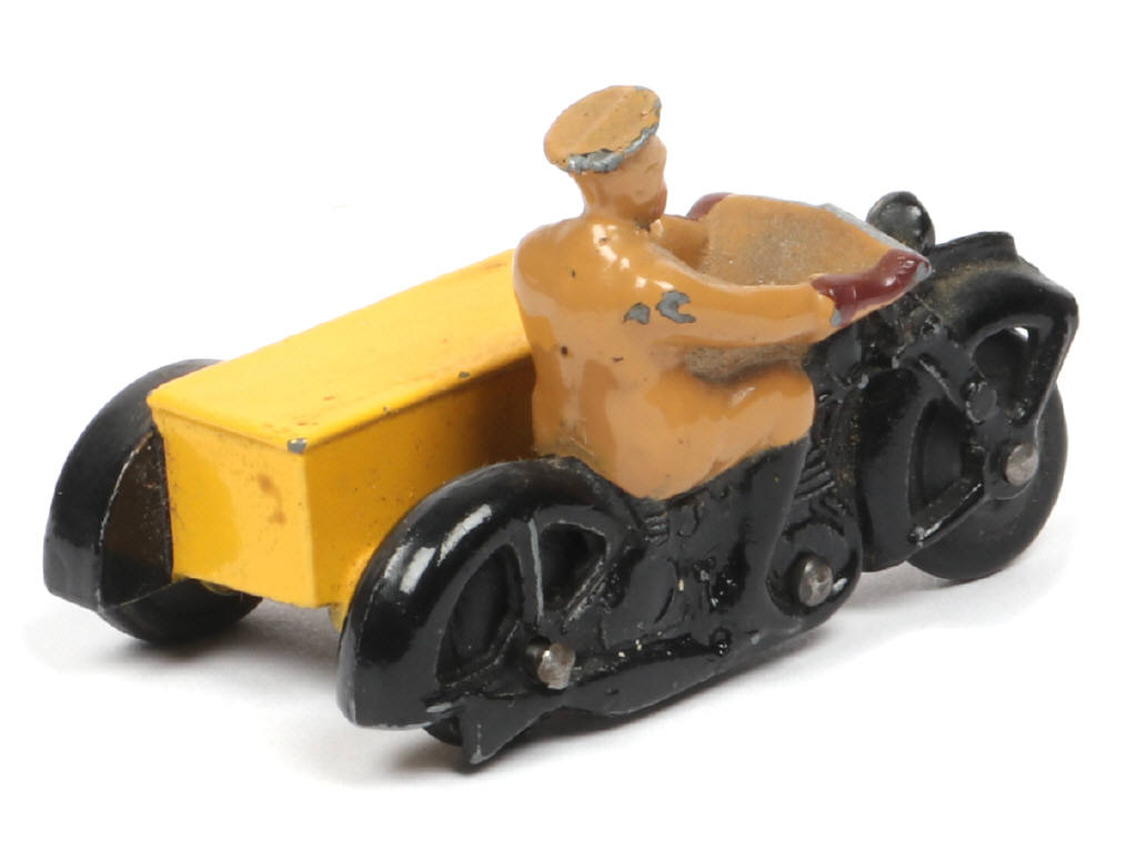 Lot 159 - DINKY TOYS (GB) (1)