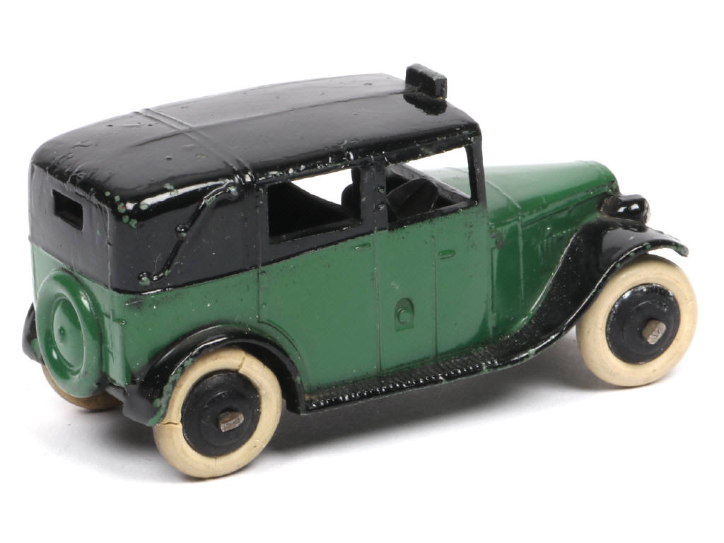 Lot 147 - DINKY TOYS (GB) (1)