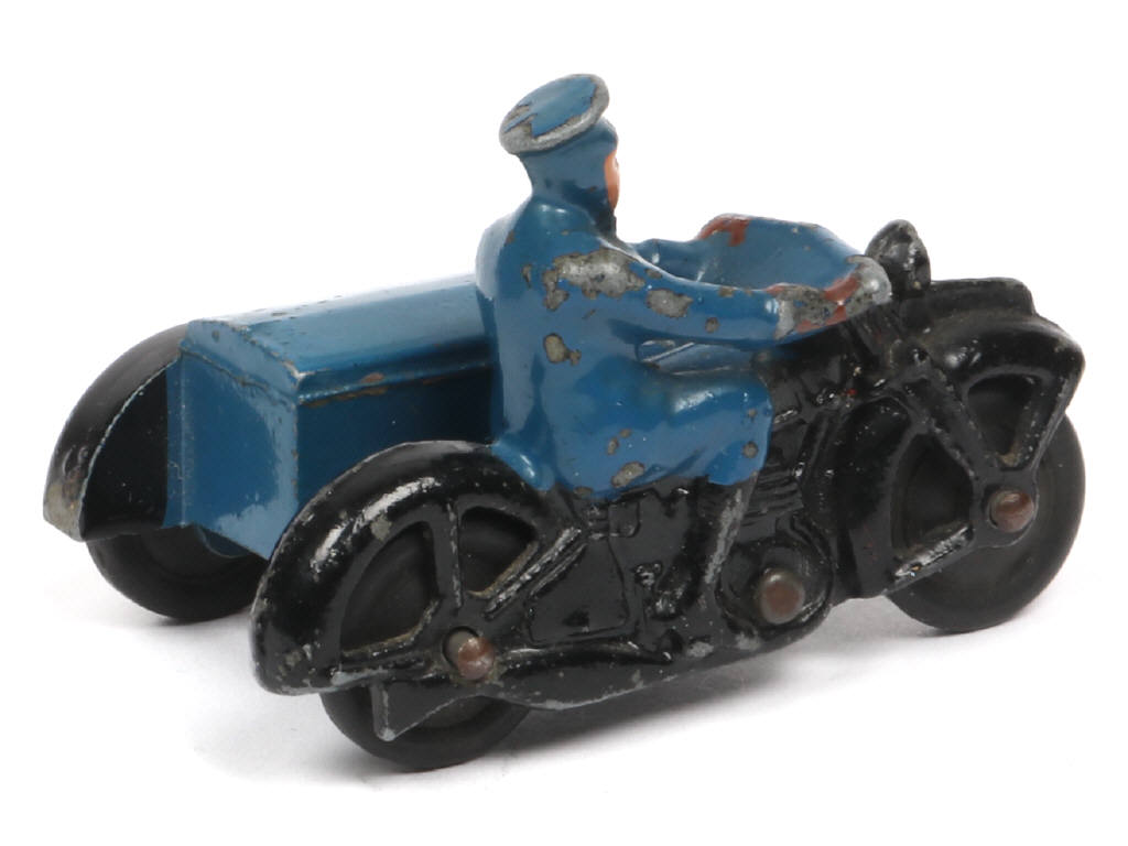 Lot 150 - DINKY TOYS (GB) (1)