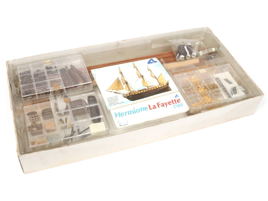 Lot 71 - ARTESANIA LATINA (ESPAGNE) (1)