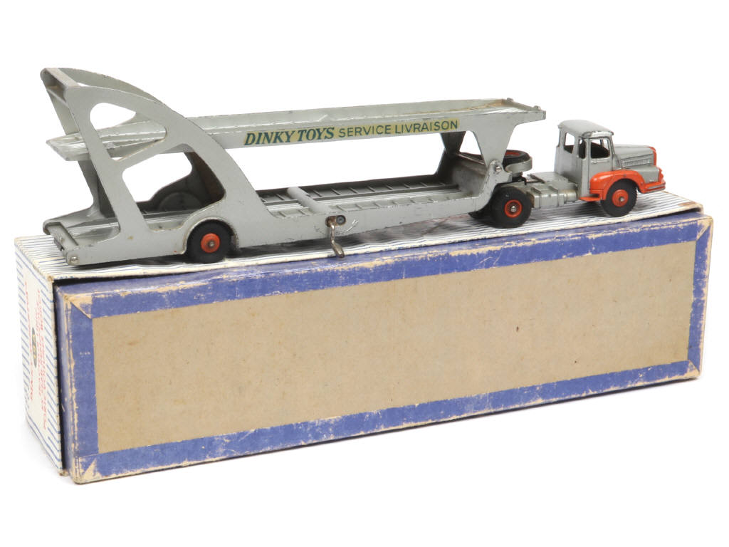 Lot 222 - DINKY TOYS (FRANCE) (1)