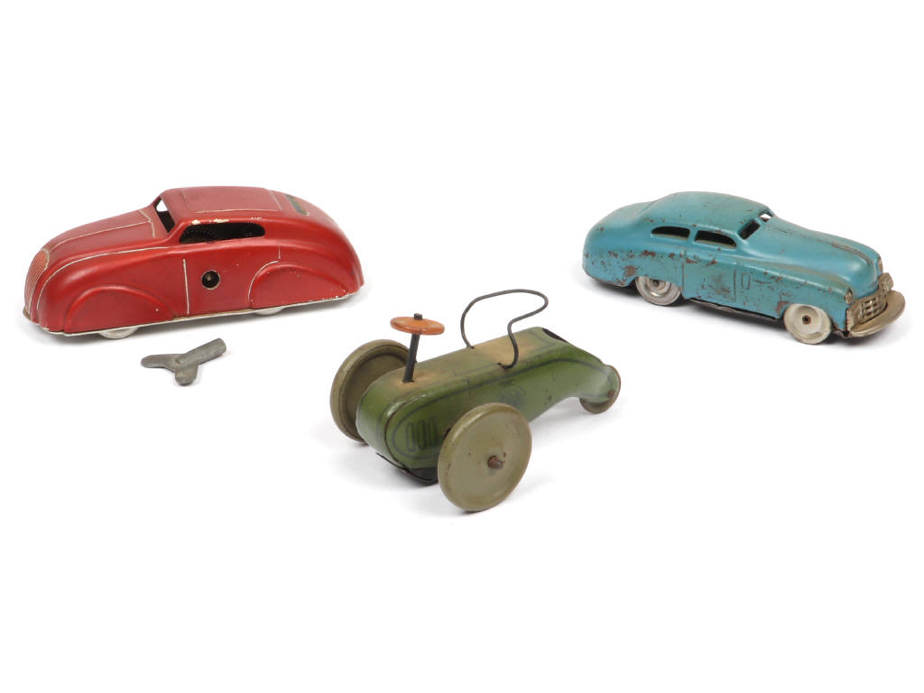 Lot 91 - DIVERS (3)