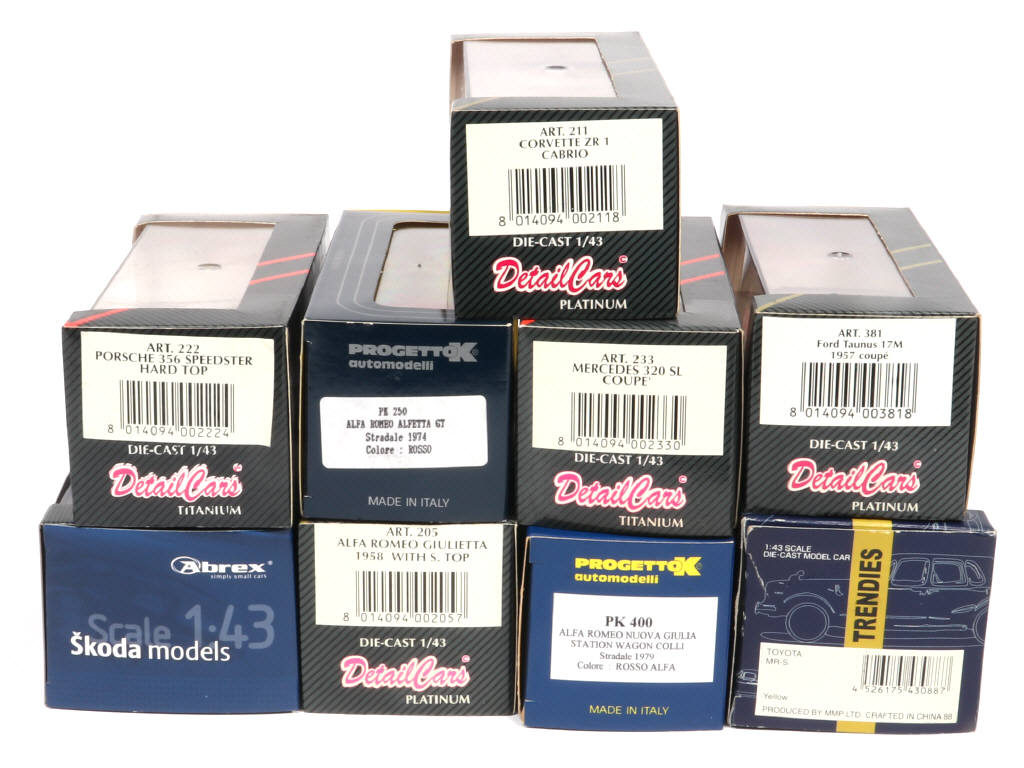 Lot 124 - DIVERS (9)