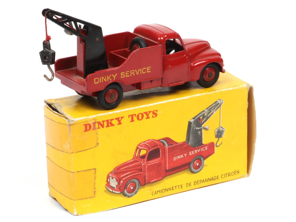 Lot 237 - DINKY TOYS (FRANCE) (1)
