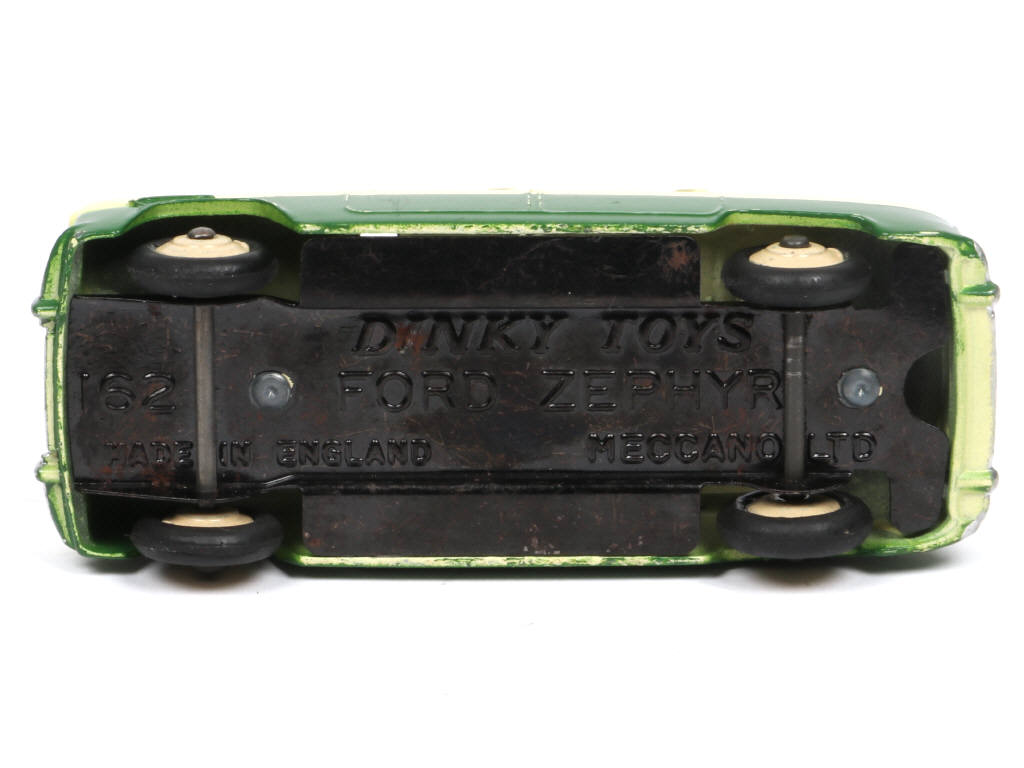 Lot 158 - DINKY TOYS (GB) (1)