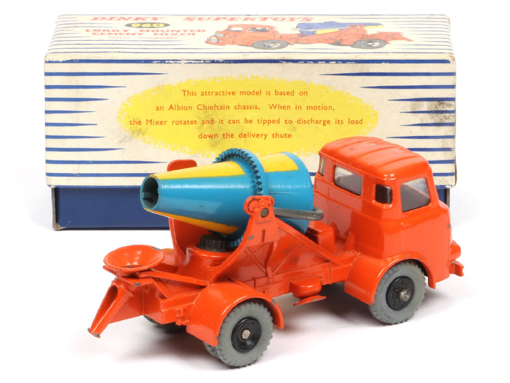 Lot 169 - DINKY TOYS (GB) (1)