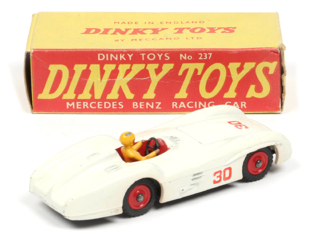 Lot 162 - DINKY TOYS (GB) (1)