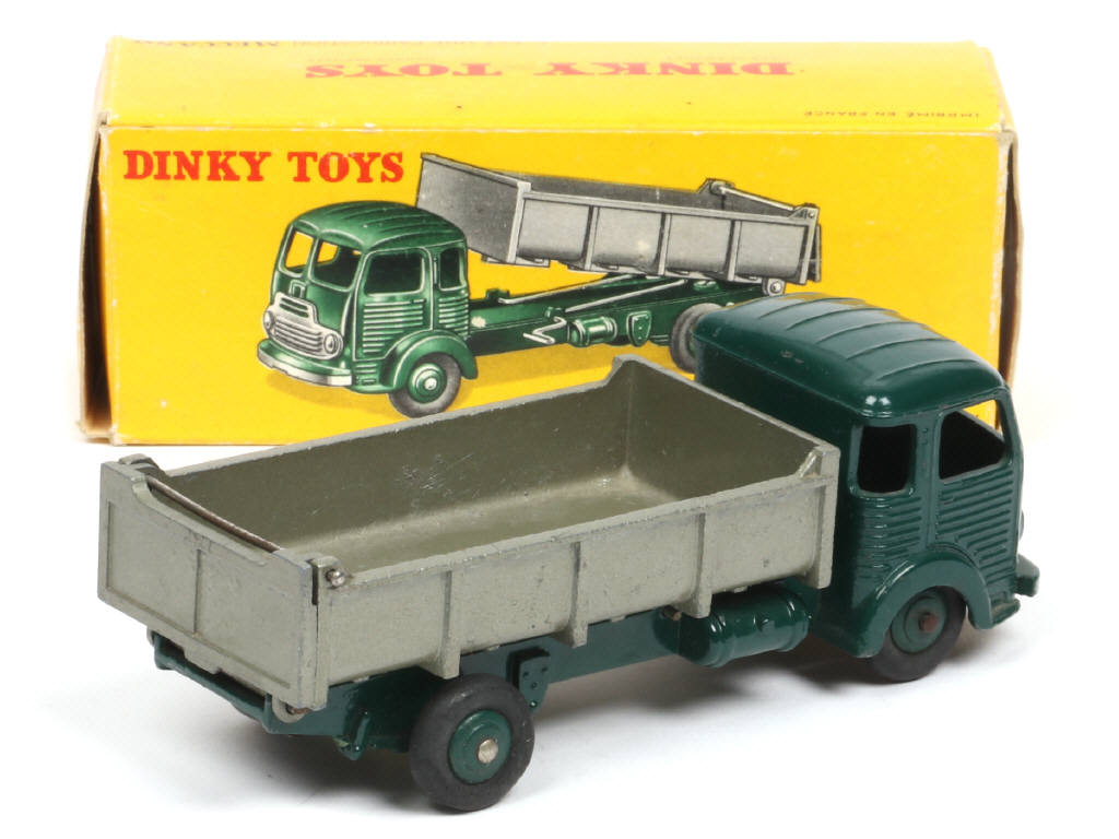 Lot 231 - DINKY TOYS (FRANCE) (1)