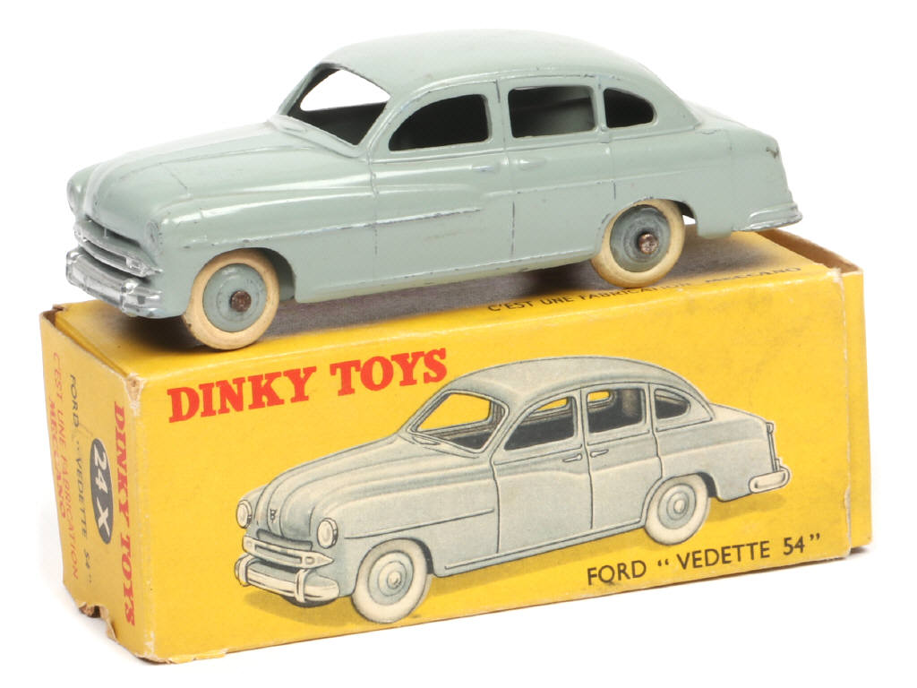 Lot 221 - DINKY TOYS (FRANCE) (1)
