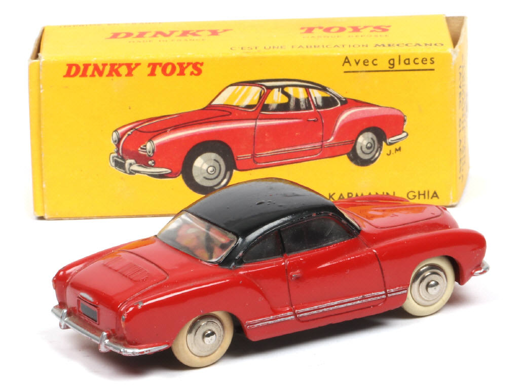 Lot 220 - DINKY TOYS (FRANCE) (1)