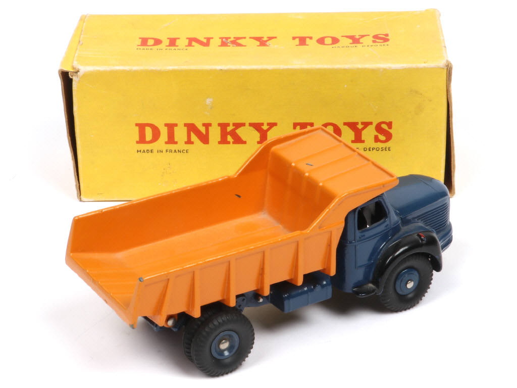 Lot 234 - DINKY TOYS (FRANCE) (1)